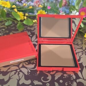 Hung Vanngo blurring matte bronzer *STRAIGHTFORWARD 25% from reg. $38